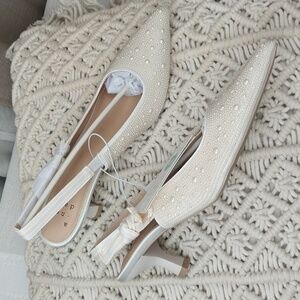 SIZE 8 1/2 NWT IVORY PEARLS 2" Heels